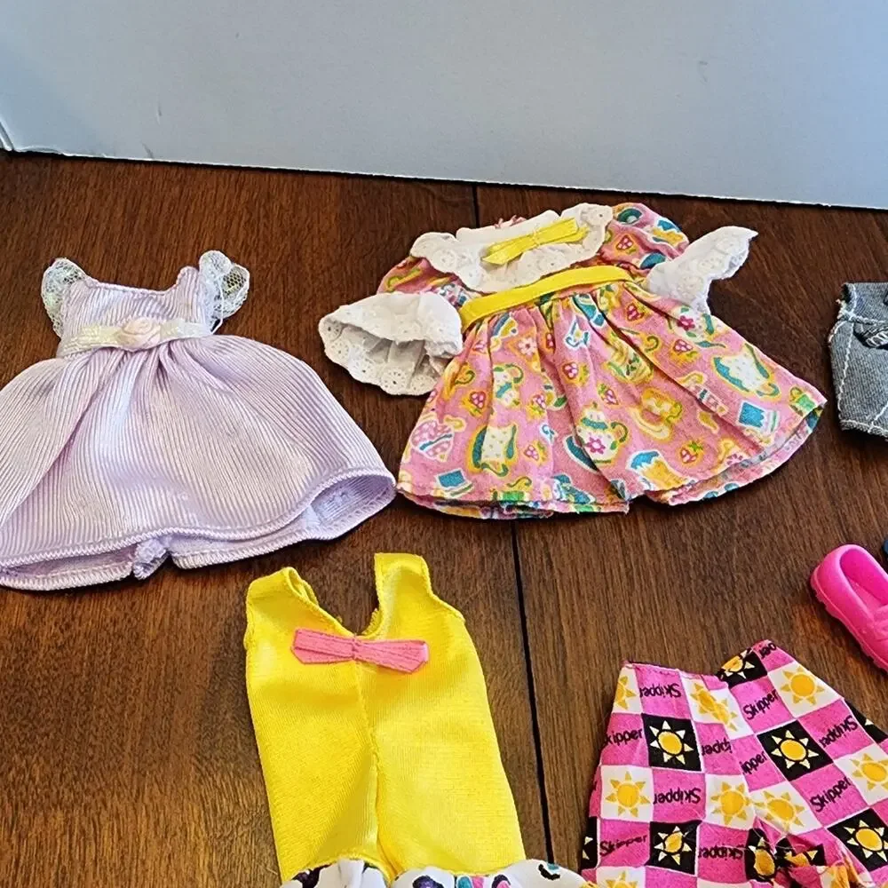 Barbie'S sister Skipper vintage clothes and accessories‎ lot